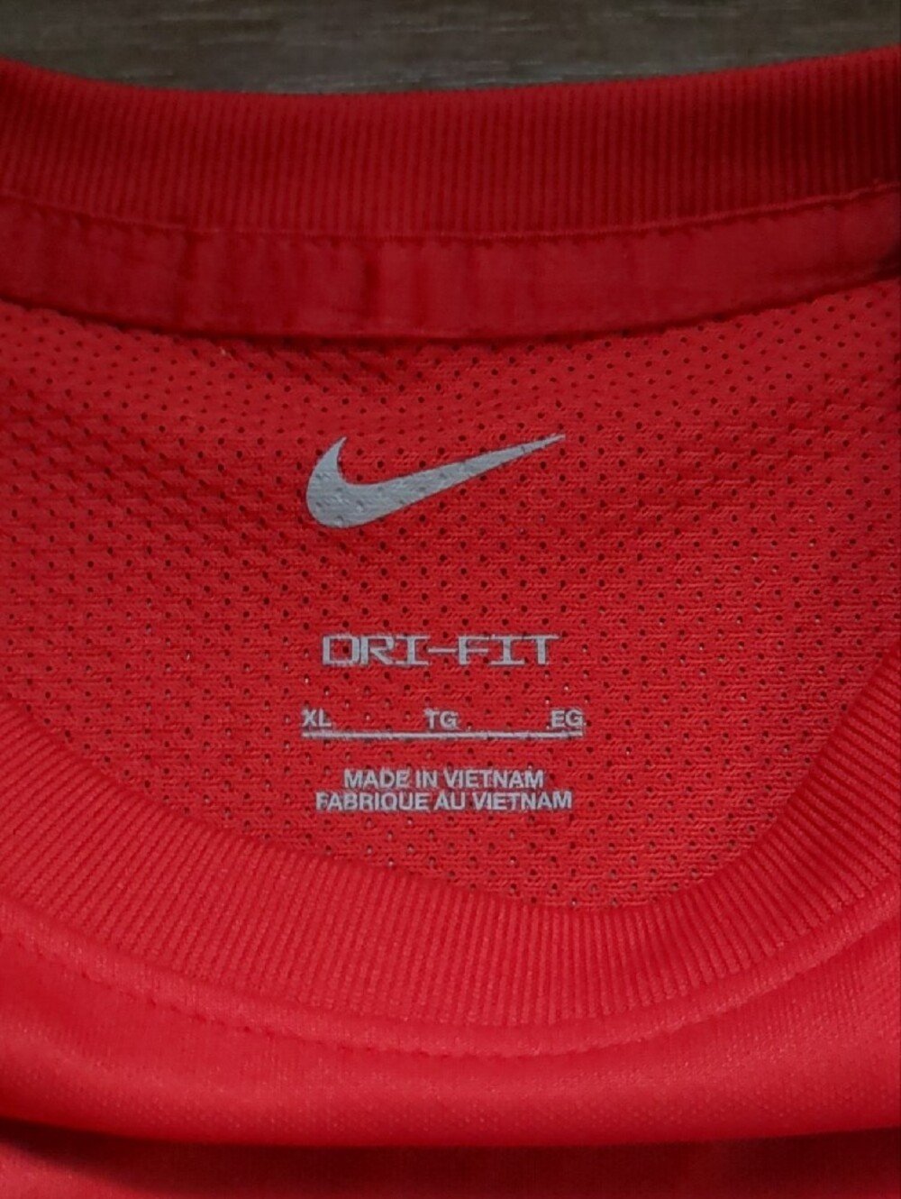 Nike Red Short-Sleeve Swoosh Performance Tee - Picture 2 of 3